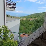 Apartment Miro- 5 Km From Opatija