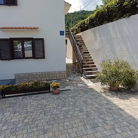 Miro- 5 Km From Opatija 아파트 마툴지